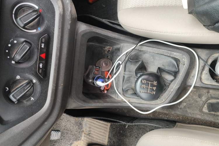 Used Wuling Hongguang V 2019 1.5L Jingqu Version L2B Gear Lever