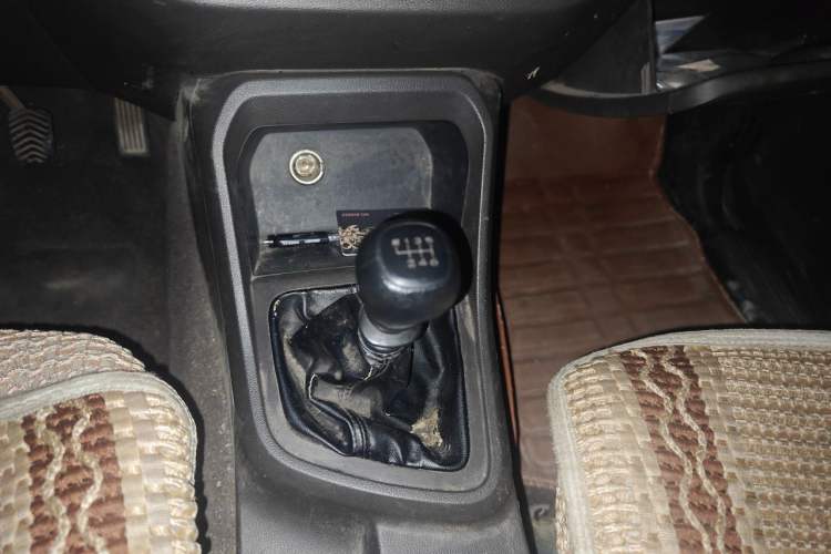 Used Wuling Hongguang V 2019 1.5L Jingqu Version China VI LAR Gear Lever