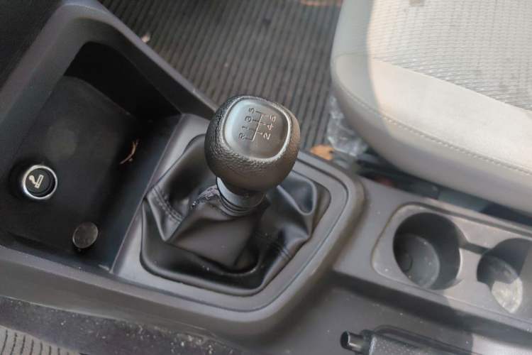 Used Wuling Hongguang V 2019 1.5L Jingqu Version China VI LAR Gear Lever