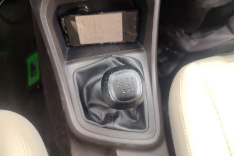Used Wuling Hongguang V 2019 1.5L Base Version China VI LAR Gear Lever
