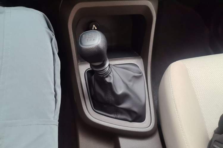 Used Wuling Hongguang V 2019 1.5L Jingqu Version China VI LAR Gear Lever