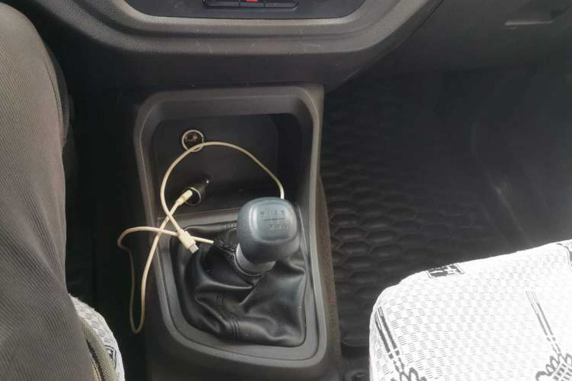 Used Wuling Hongguang V 2019 1.5L Base Window-Sealed Vehicle China VI LAR Gear Lever