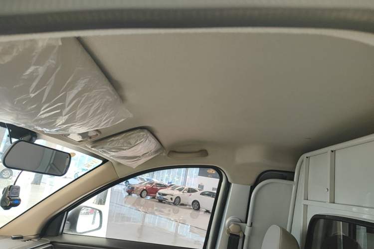 Used Wuling Hongguang V 2019 1.5L Jingqu Edition Sealed-Window Vehicle China VI LAR Headliner