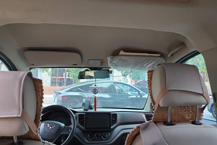 Used Wuling Hongguang V 2019 1.5L Jingqu Version China VI LAR Headliner
