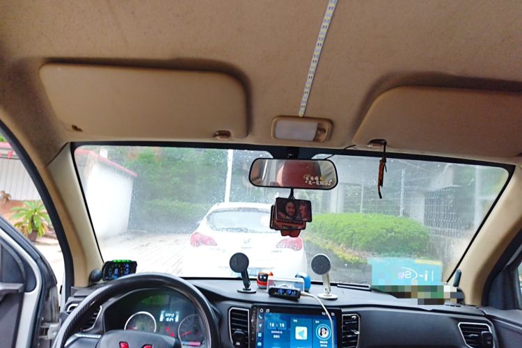 Used Wuling Hongguang V 2019 1.5L Jingqu Edition Sealed-Window Vehicle China VI LAR Headliner