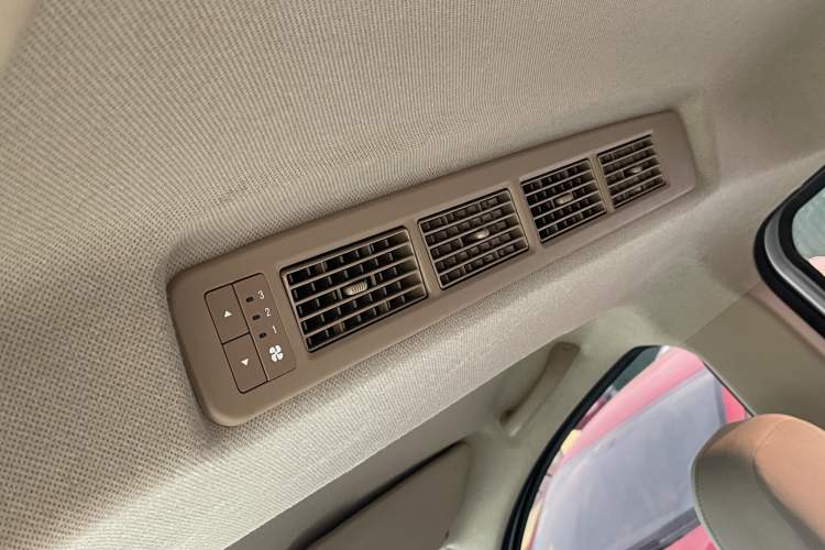 Used Wuling Hongguang V 2019 1.5L Enjoyment Version China VI LAR Headliner