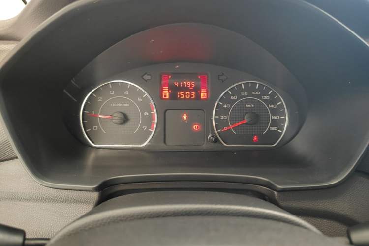 Used Wuling Hongguang V 2019 1.5L Jingqu Edition Sealed-Window Vehicle China VI LAR Instrument Cluster