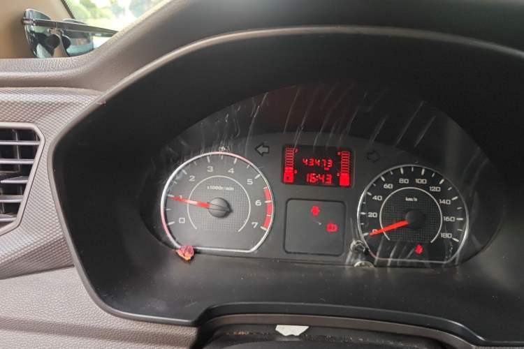 Used Wuling Hongguang V 2019 1.5L Jingqu Edition Sealed-Window Vehicle China VI LAR Instrument Cluster