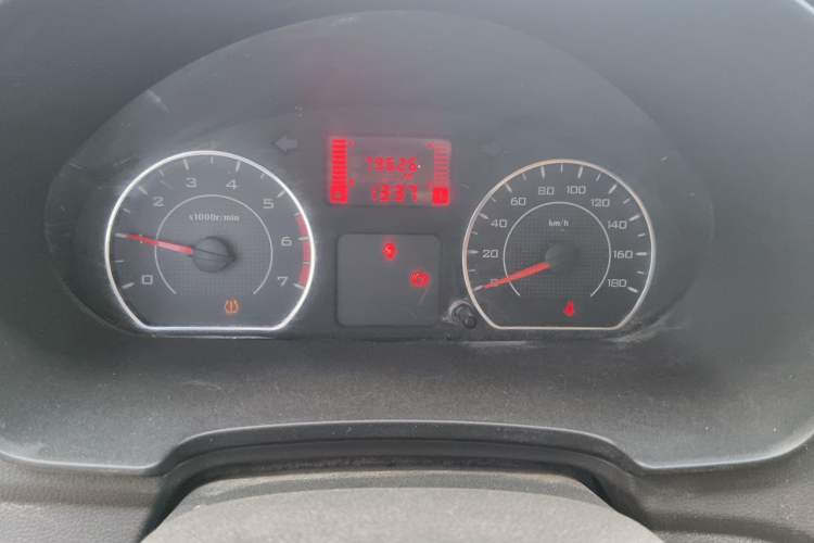Used Wuling Hongguang V 2019 1.5L Base Version China VI LAR Instrument Cluster