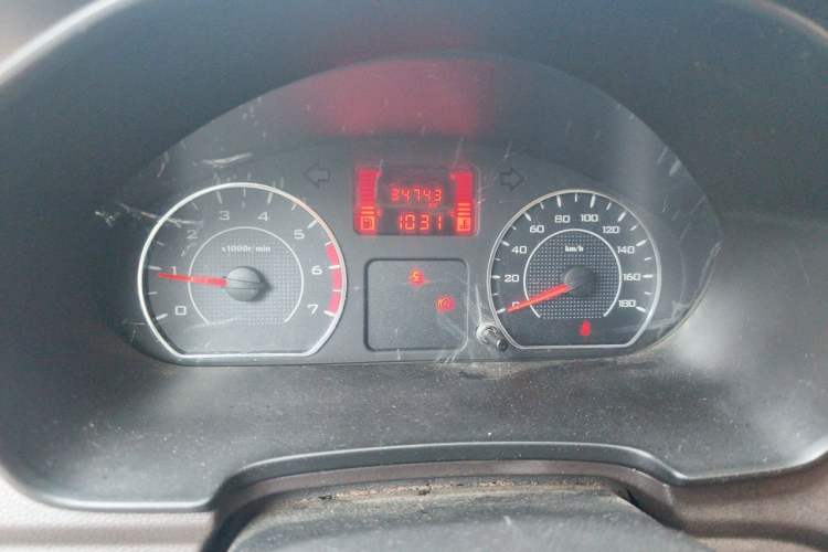 Used Wuling Hongguang V 2019 1.5L Base Version China VI LAR Instrument Cluster