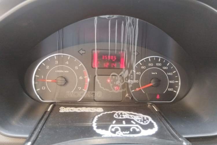 Used Wuling Hongguang V 2019 1.5L Jingqu Edition Sealed-Window Vehicle China VI LAR Instrument Cluster