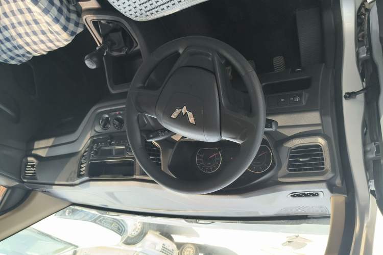 Used Wuling Hongguang V 2019 1.5L Standard Version China VI LAR Interior 1