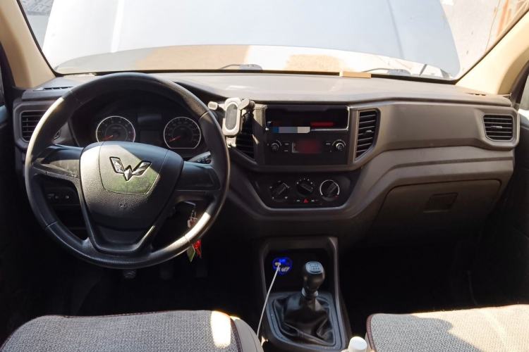 Used Wuling Hongguang V 2019 1.5L Base Version China VI LAR Interior 2