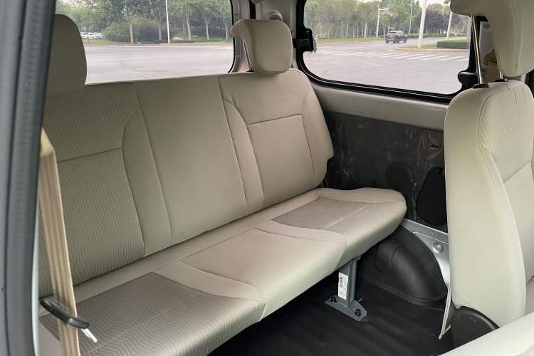 Used Wuling Hongguang V 2019 1.5L Enjoyment Version China VI LAR Interior 2