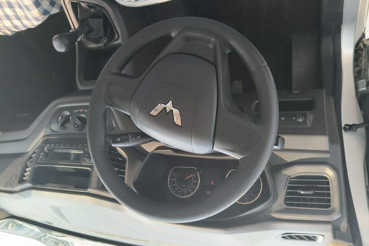 Used Wuling Hongguang V 2019 1.5L Standard Version China VI LAR Interior 3