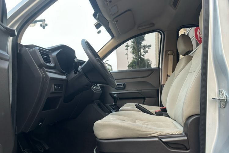 Used Wuling Hongguang V 2019 1.5L Enjoyment Version China VI LAR Interior 3