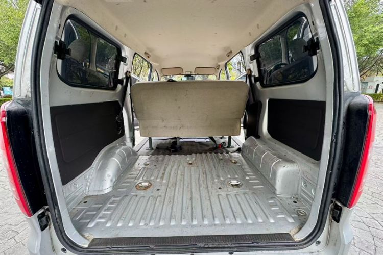 Used Wuling Hongguang V 2019 1.5L Jingqu Version China VI LAR Interior 3