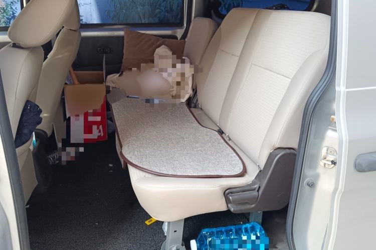 Used Wuling Hongguang V 2019 1.5L Base Version China VI LAR Interior 4