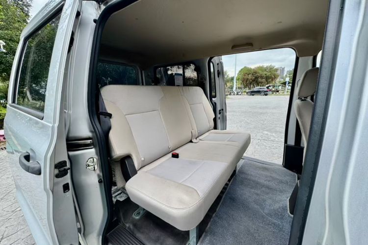 Used Wuling Hongguang V 2019 1.5L Jingqu Version China VI LAR Interior 4