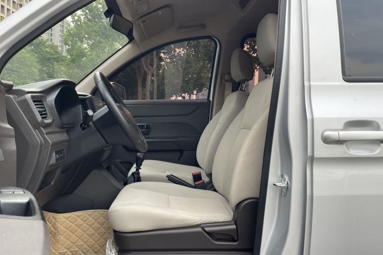 Used Wuling Hongguang V 2019 1.5L Enjoyment Version China VI LAR Interior 4