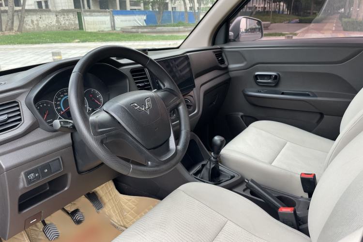 Used Wuling Hongguang V 2019 1.5L Enjoyment Version China VI LAR Interior 5