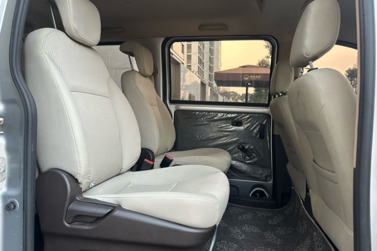 Used Wuling Hongguang V 2019 1.5L Enjoyment Version China VI LAR Interior 7