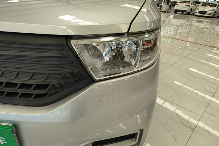 Used Wuling Hongguang V 2019 1.5L Jingqu Edition Sealed-Window Vehicle China VI LAR Left Front Headlight