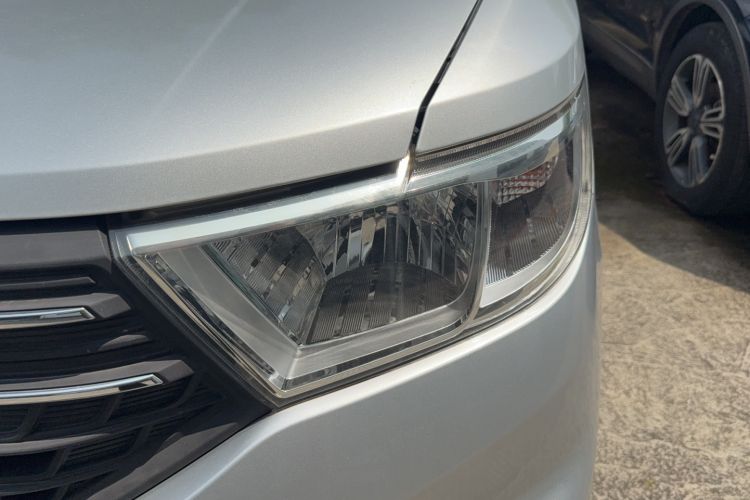 Used Wuling Hongguang V 2019 1.5L Enjoyment Version China VI LAR Left Front Headlight