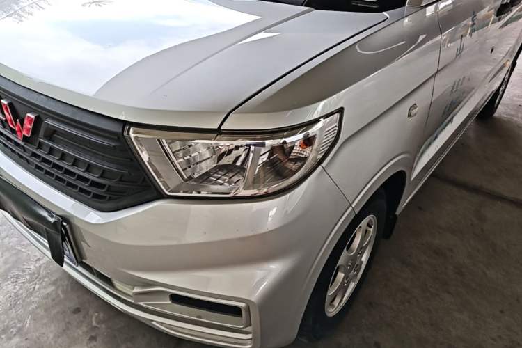 Used Wuling Hongguang V 2019 1.5L Jingqu Edition Sealed-Window Vehicle China VI LAR Left Front Headlight