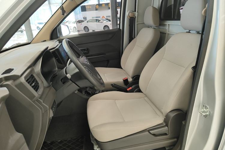 Used Wuling Hongguang V 2019 1.5L Jingqu Edition Sealed-Window Vehicle China VI LAR Left Front Seat