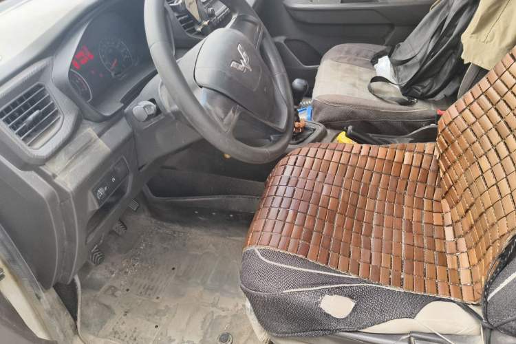 Used Wuling Hongguang V 2019 1.5L Base Version China VI LAR Left Front Seat