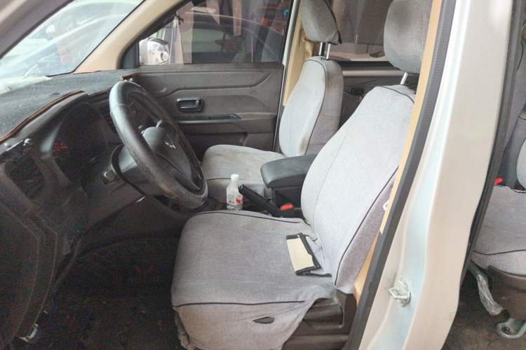 Used Wuling Hongguang V 2019 1.5L Enjoyment Version China VI LAR Left Front Seat