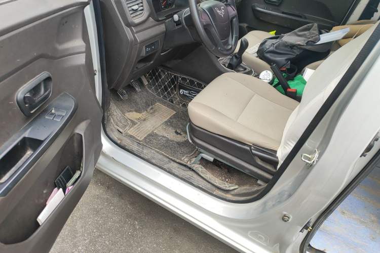 Used Wuling Hongguang V 2019 1.5L Jingqu Version L2B Left Front Seat