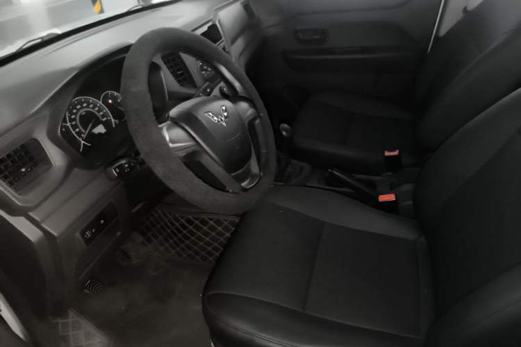 Used Wuling Hongguang V 2019 1.5L Enjoyment Version L2B Left Front Seat