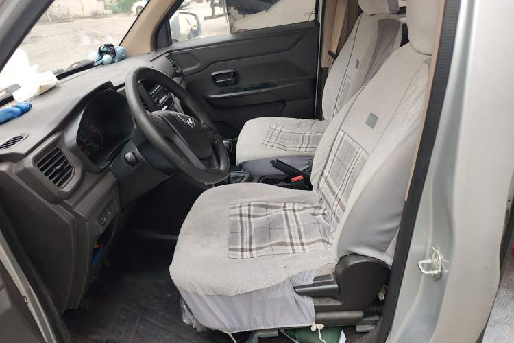 Used Wuling Hongguang V 2019 1.5L Enjoyment Version China VI LAR Left Front Seat
