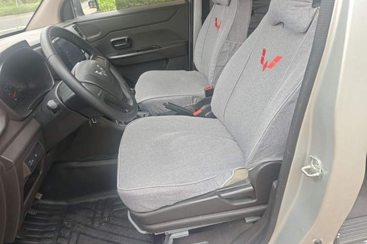 Used Wuling Hongguang V 2019 1.5L Jingqu Version China VI LAR Left Front Seat