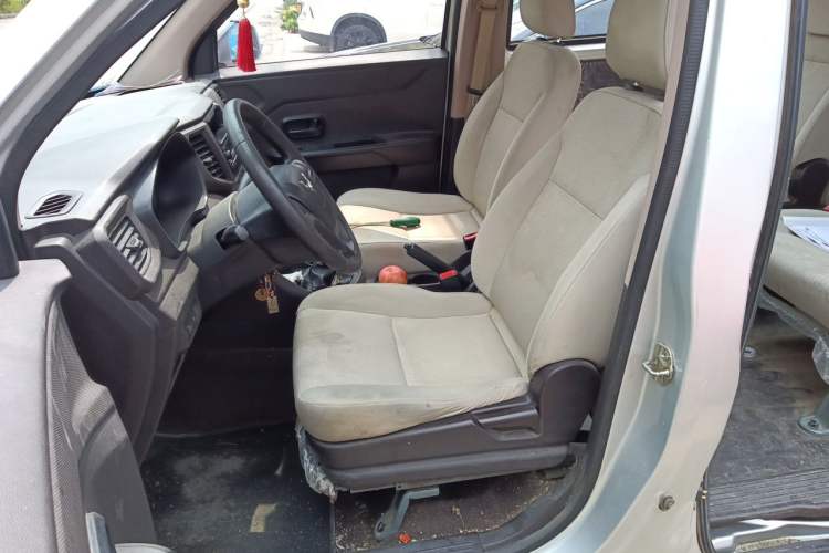 Used Wuling Hongguang V 2019 1.5L Enjoyment Version China VI LAR Left Front Seat