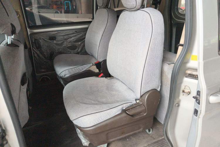 Used Wuling Hongguang V 2019 1.5L Enjoyment Version China VI LAR Left Rear Seat