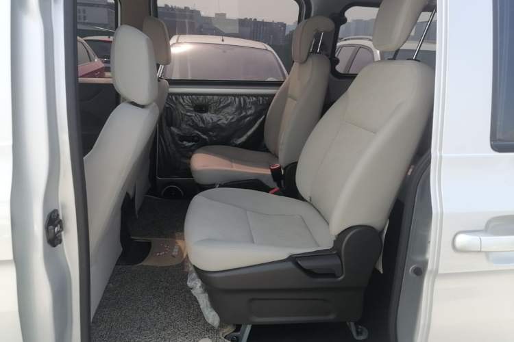 Used Wuling Hongguang V 2019 1.5L Enjoyment Version China VI LAR Left Rear Seat