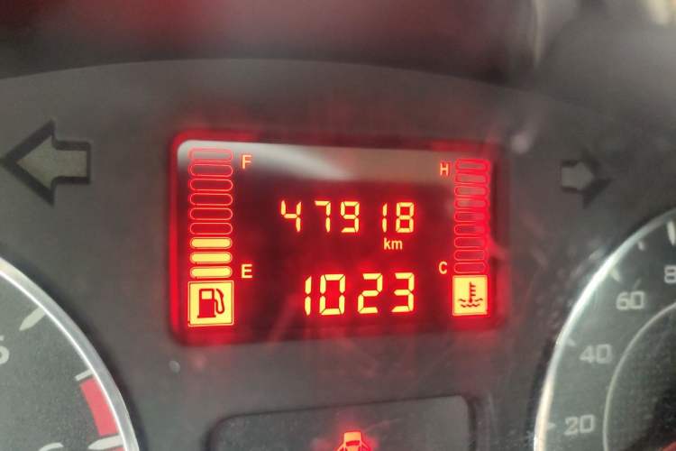 Used Wuling Hongguang V 2019 1.5L Jingqu Version China VI LAR Odometer Close Up