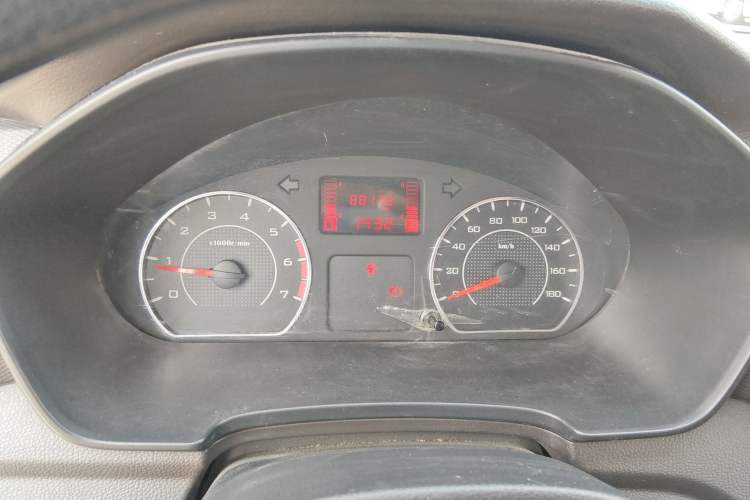 Used Wuling Hongguang V 2019 1.5L Jingqu Version China VI LAR Odometer Close Up