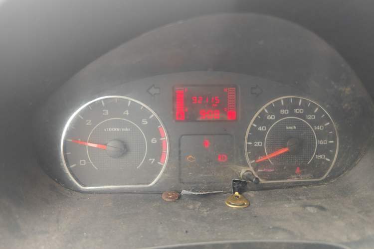 Used Wuling Hongguang V 2019 1.5L Jingqu Version China VI LAR Odometer Close Up