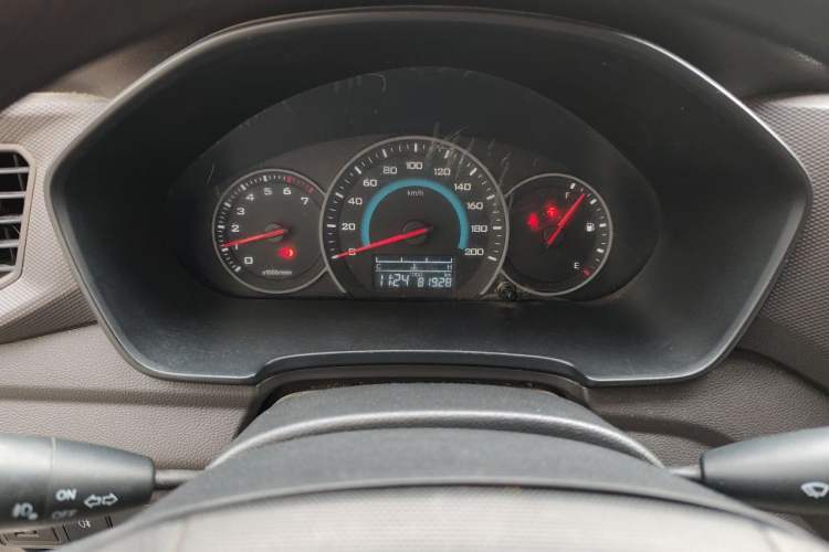 Used Wuling Hongguang V 2019 1.5L Enjoyment Version China VI LAR Odometer Close Up
