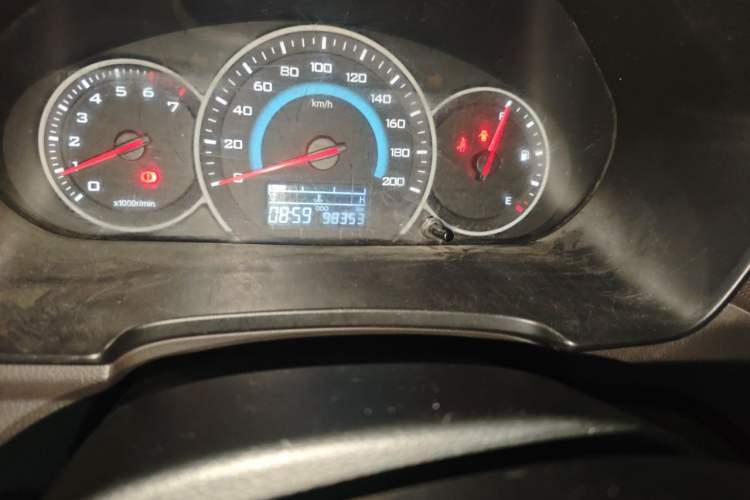 Used Wuling Hongguang V 2019 1.5L Enjoyment Version China VI LAR Odometer Close Up