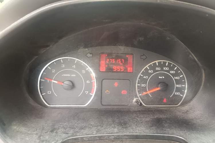Used Wuling Hongguang V 2019 1.5L Jingqu Version China VI LAR Odometer Close Up