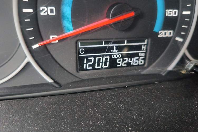 Used Wuling Hongguang V 2019 1.5L Enjoyment Version China VI LAR Odometer Close Up