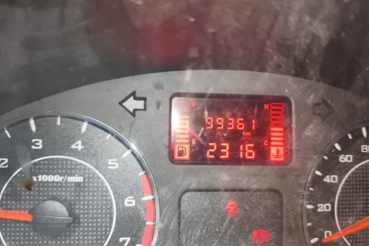 Used Wuling Hongguang V 2019 1.5L Jingqu Version China VI LAR Odometer Close Up