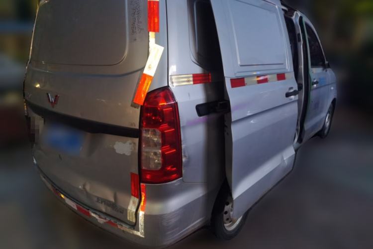 Used Wuling Hongguang V 2019 1.5L Jingqu Edition Sealed-Window Vehicle China VI LAR Rear Right 45 Deg
