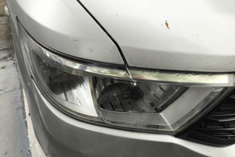 Used Wuling Hongguang V 2019 1.5L Base Version China VI LAR Right Front Headlight