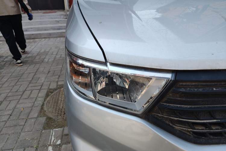 Used Wuling Hongguang V 2019 1.5L Base Version China VI LAR Right Front Headlight